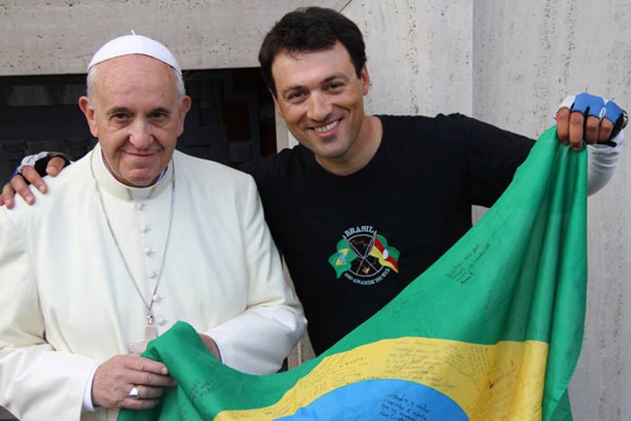 Велопутешественник Леандро: "Взять и встретиться с Папой Франциском!"