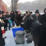 Каритас Омска поздравил бездомных с Новым годом и Рождеством