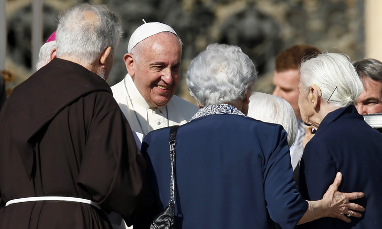 Папа Франциск: “Пожилые люди – богатство и резерв мудрости нашего народа”