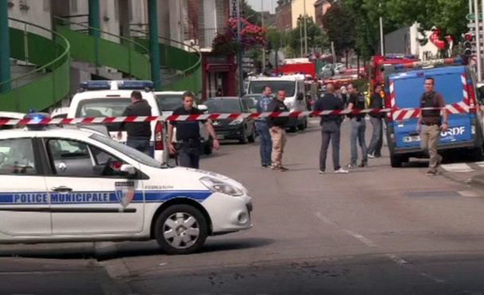 Захват заложников в церкви во Франции, убит священник