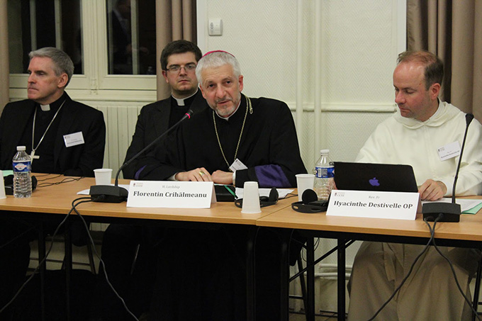 Архиепископ Павел Пецци принимает участие в католически-православном форуме в Париже