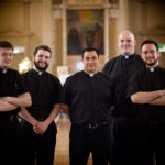 Почему священники носят чёрное?
