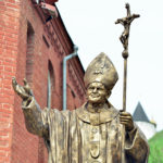 В Тобольске установили памятник Иоанну Павлу II