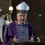 Епископ Сократес Вильегас: “Не переставайте любить”