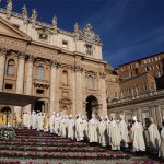 Папа на Мессе открытия Генеральной Ассамблеи Синода: Церковь призвана благословлять и принимать