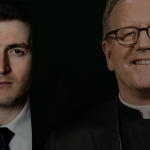 Видео: интервью Лекса Фридмана с епископом Робертом Бэрроном